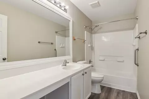 Bath - 3649 Bailey St, Plano, IL 60545 photo 1 of 2