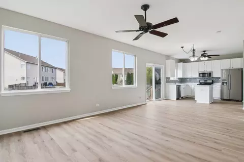 Living - 3649 Bailey St, Plano, IL 60545 photo 3 of 10