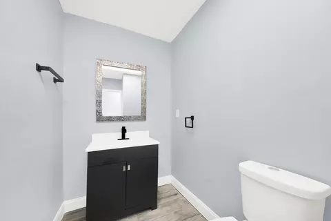 Bath - 5700 S Lowe Ave, Chicago, IL 60621 photo 1 of 2