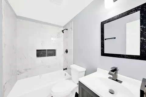 Bath - 5700 S Lowe Ave, Chicago, IL 60621 photo 2 of 2