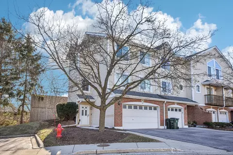 241 E Parallel St #1A, Palatine, IL 60067