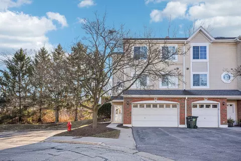 Exterior - 241 E Parallel St #1A, Palatine, IL 60067 photo 3 of 4
