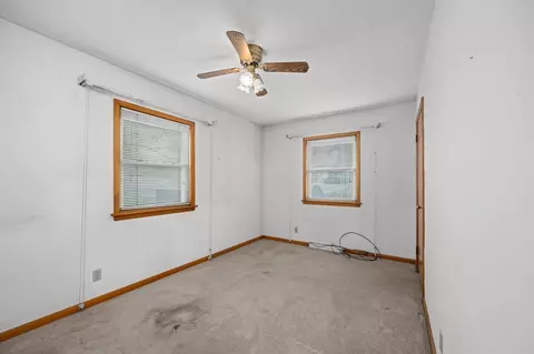 Bedroom - 2374 33 St, Moline, IL 61265 photo 5 of 8