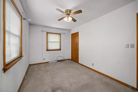 Bedroom - 2374 33 St, Moline, IL 61265 photo 4 of 8