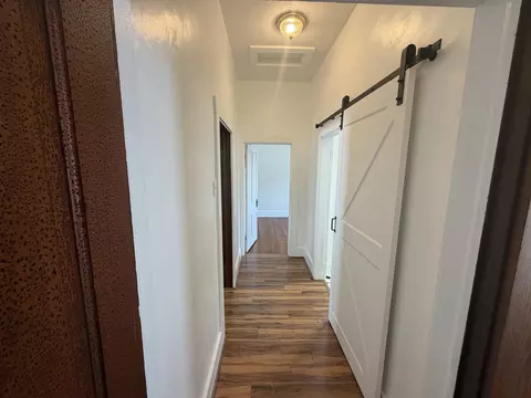 Entry Way - 505 E 7th St, Metropolis, IL 62960 photo 2 of 2
