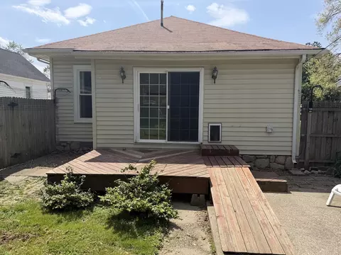 Exterior - 505 E 7th St, Metropolis, IL 62960 photo 6 of 9