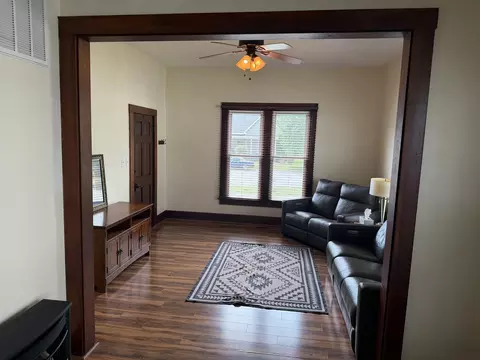 Living - 505 E 7th St, Metropolis, IL 62960 photo 2 of 2