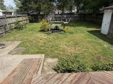 Exterior - 505 E 7th St, Metropolis, IL 62960 photo 7 of 9