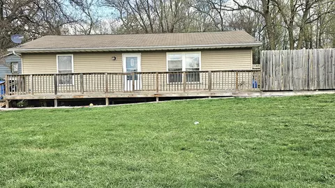 1100 S Lincoln Ave, Dixon, IL 61021