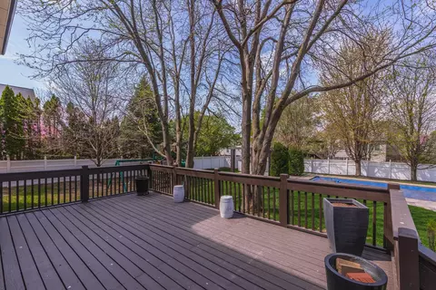 Exterior - 33 Derby Way, Bloomington, IL 61704 photo 20 of 25