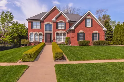 33 Derby Way, Bloomington, IL 61704