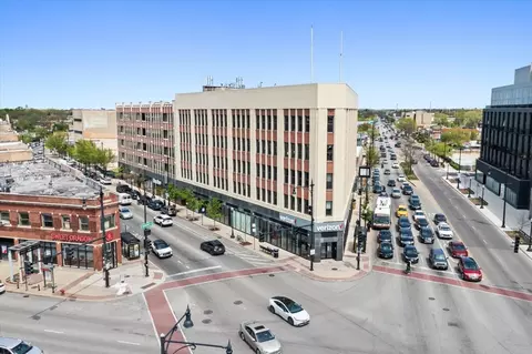 4015 N Milwaukee Ave #214, Chicago, IL 60641