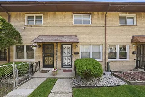 1140 E 81st St #F, Chicago, IL 60619