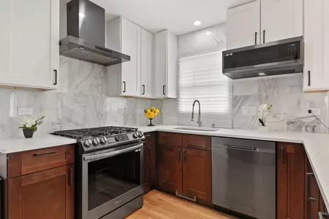 Kitchen - 23025 Benet Ln, Plainfield, IL 60586 photo 2 of 3