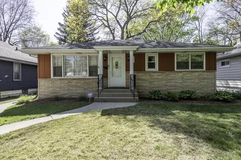 1316 N Ash St, Waukegan, IL 60085