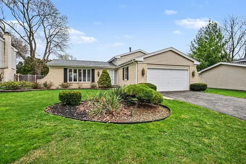 3941 Roslyn Rd, Downers Grove, IL 60515