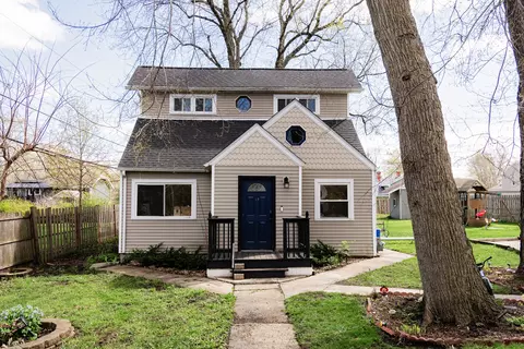 5321 Cleveland Dr, Mchenry, IL 60050