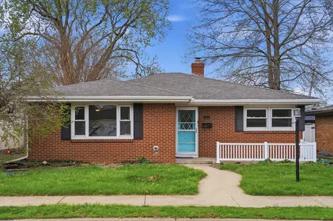 808 W 15th St, Sterling, IL 61081