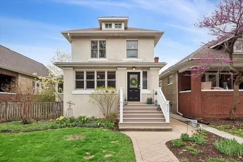 811 Clarence Ave, Oak Park, IL 60304