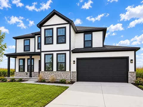 5916 Woody Creek Ln, Bettendorf, IA 52722