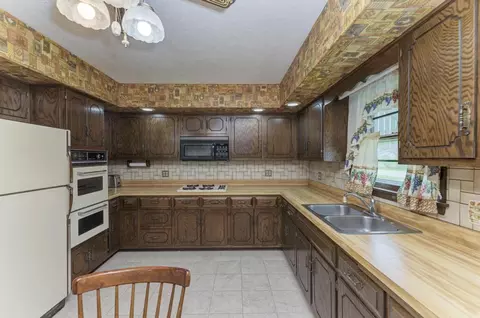 Kitchen - 705 N School St, Braidwood, IL 60408 photo 1 of 5