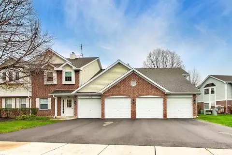 872 Quin Ct #102, Naperville, IL 60563