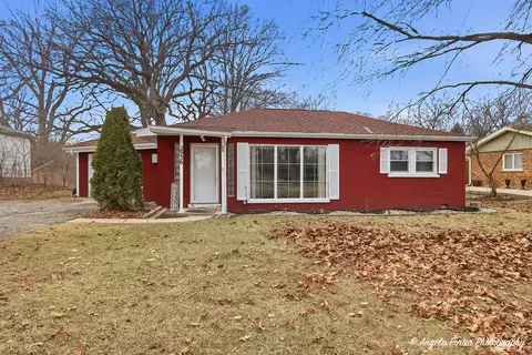 2936 Witchwood Ln, Waukegan, IL 60087