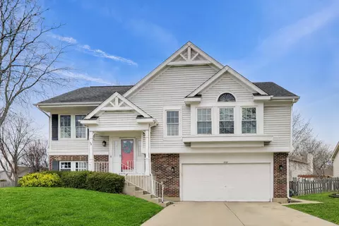 2080 Pennsbury Ln, Hanover Park, IL 60133