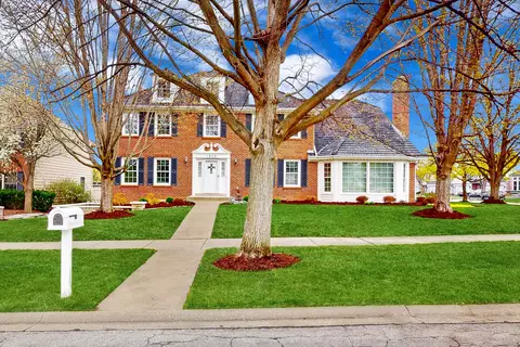 1803 River Ridge Cir, Naperville, IL 60565