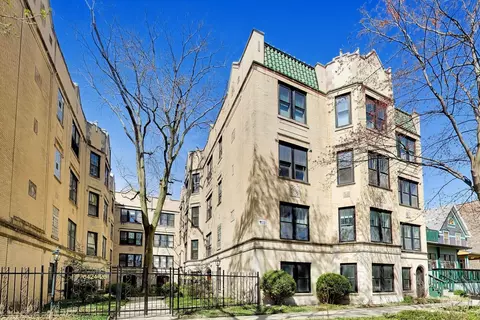 6430 N Glenwood Ave #2J, Chicago, IL 60626
