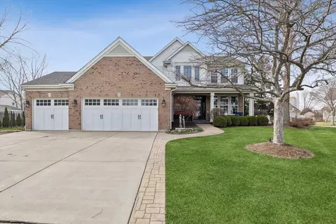 1 Mckenzie Ct, Lake In The Hills, IL 60156