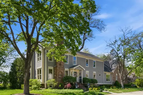 1300 Somerset Ave, Deerfield, IL 60015