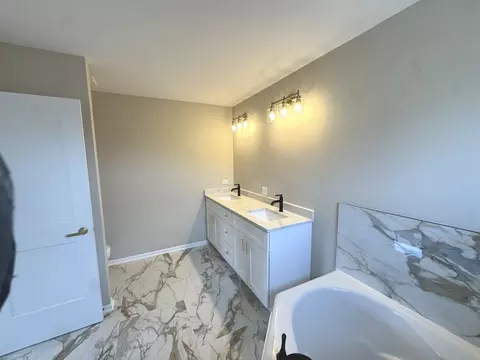 Bath - 24850 Michele Dr, Plainfield, IL 60544 photo 3 of 4