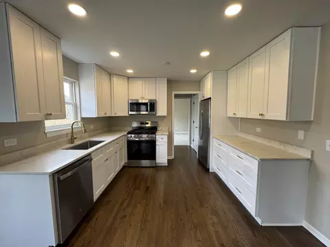 Kitchen - 24850 Michele Dr, Plainfield, IL 60544 photo 3 of 3