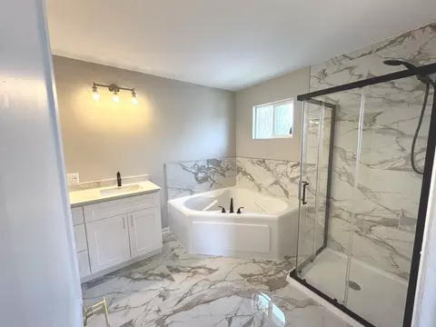 Bath - 24850 Michele Dr, Plainfield, IL 60544 photo 2 of 4