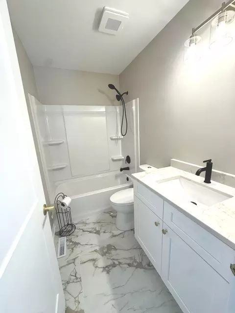 Bath - 24850 Michele Dr, Plainfield, IL 60544 photo 1 of 4
