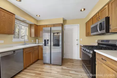 Kitchen - 741 Cooper Ct E, Aurora, IL 60504 photo 2 of 2