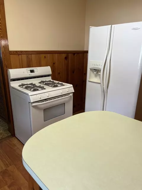 Kitchen - 1001 Glendale St, Benton, IL 62812 photo 4 of 7