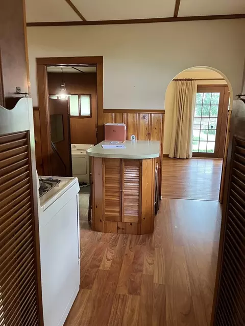 Kitchen - 1001 Glendale St, Benton, IL 62812 photo 7 of 7