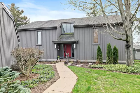 287 Deer Trail Ct #D, Lake Barrington, IL 60010