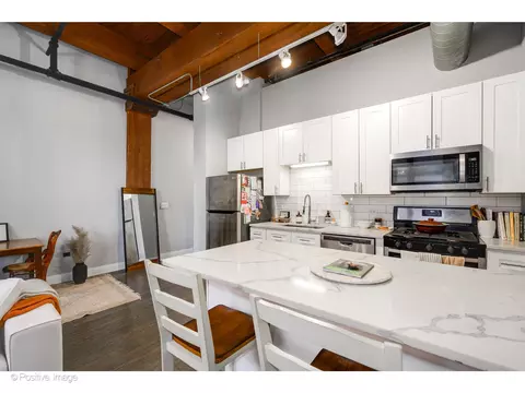 Kitchen - 1500 W Monroe St #215, Chicago, IL 60607 photo 2 of 2