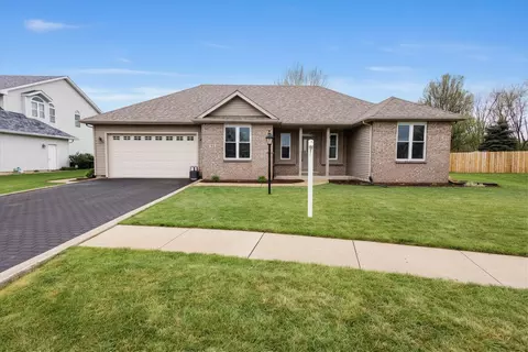 141 Old Farm Mid Ct, Bradley, IL 60915