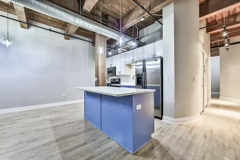 Kitchen - 1500 W Monroe St #519, Chicago, IL 60607 photo 2 of 4