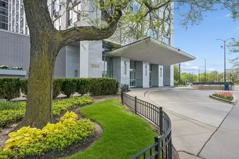 1550 N Lake Shore Dr #12A, Chicago, IL 60610