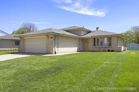 3433 Drover Ln, Darien, IL 60561