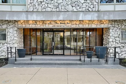222 N Marion St #2I, Oak Park, IL 60302