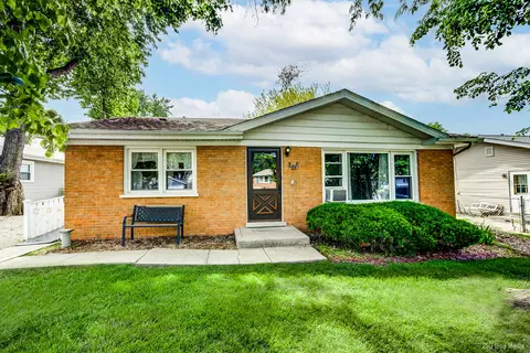 15742 Le Claire Ave, Oak Forest, IL 60452