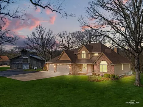 10045 N Bell Rd, Minooka, IL 60447