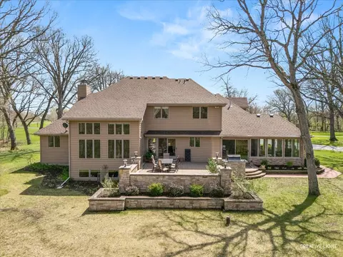 Exterior - 10045 N Bell Rd, Minooka, IL 60447 photo 3 of 11