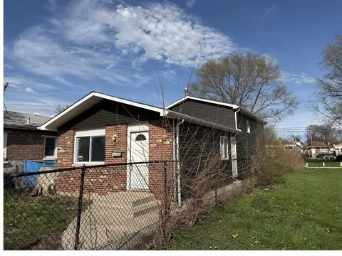 Exterior - 11361 S Racine Ave, Chicago, IL 60643 photo 3 of 5